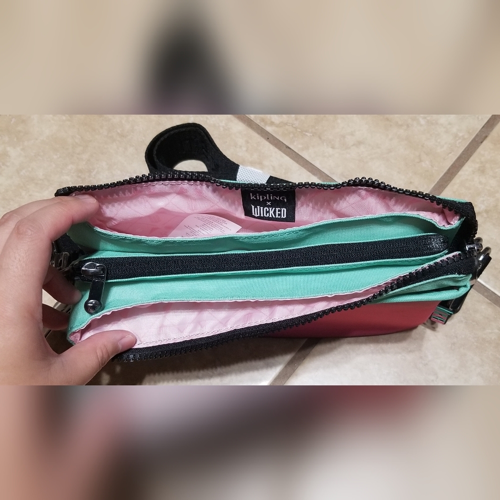 Kipling x Wicked RIRI Gradient Magic Crossbody - Picture 5 of 7